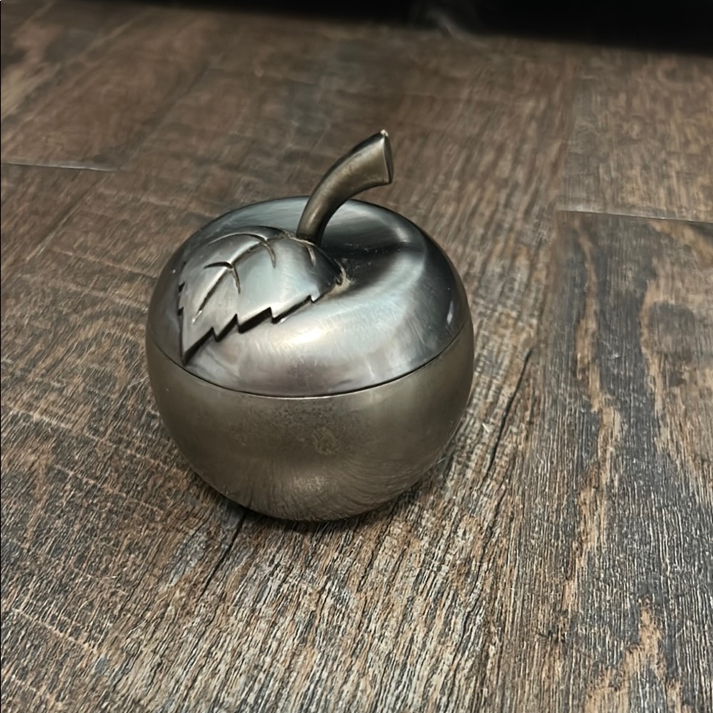 Russ‎ Berrie Heavy Duty Silver Toned Metal Apple Keepsake Box Teacher Gift
